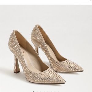 BRAND NEW!! Sam Edelman Antonia Glitz Pump
Color: Sesame
Size: 7 M MEDIUM